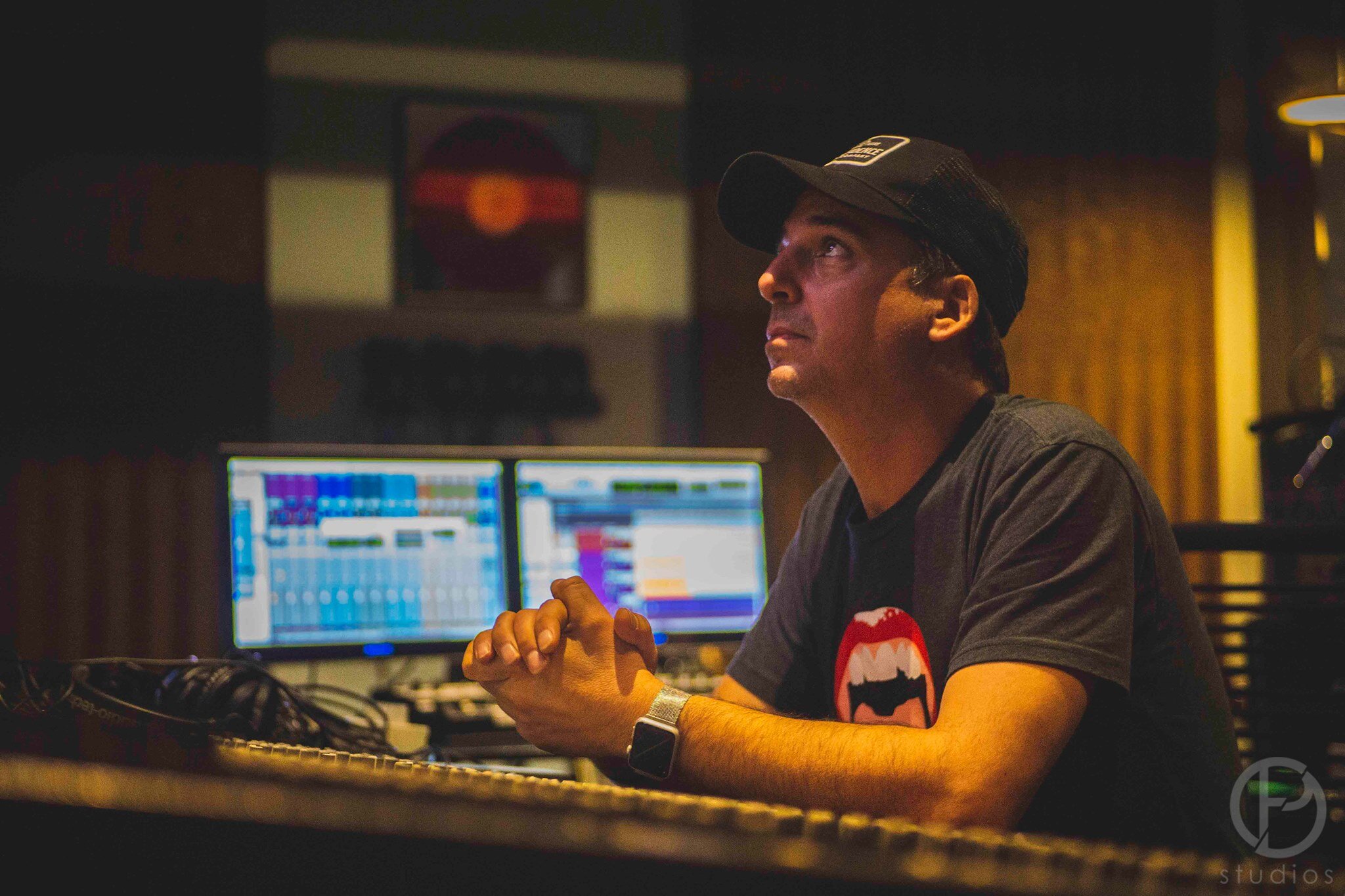 Omar Vallejo at the mixing console, 512 Studios